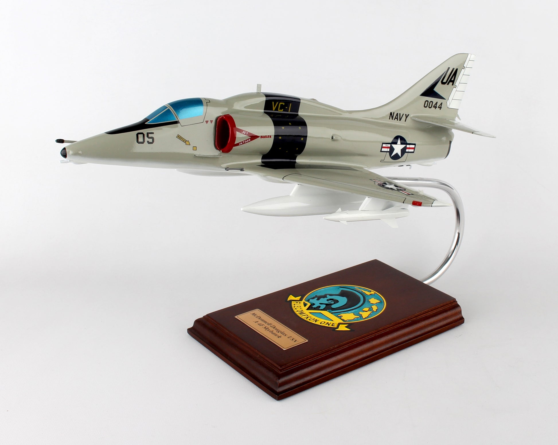 Executive Series ESSN008 Exec Ser A-4F Skyhawk Navy 1/32 (Ca04Nte)