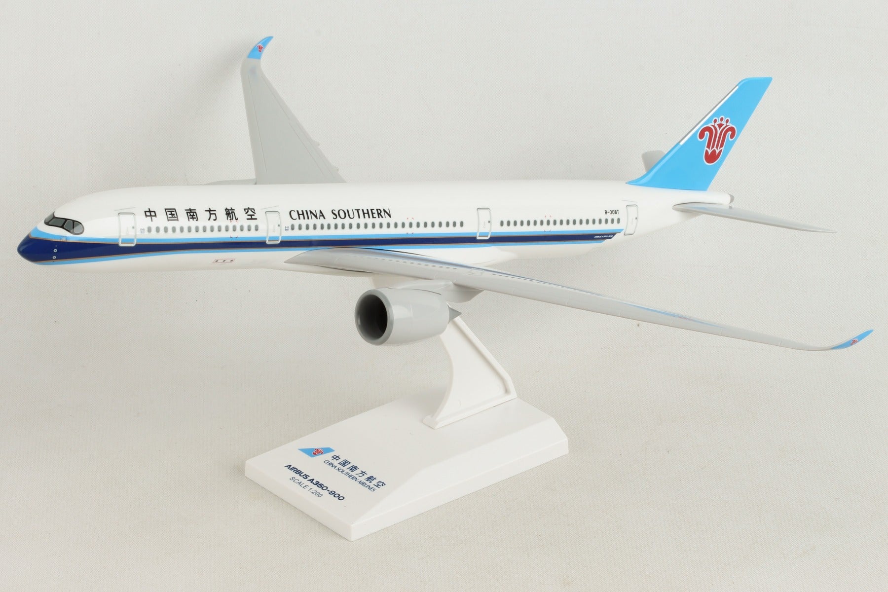 Skymarks SKR1055 Skymarks China Southern A350-900 1/200