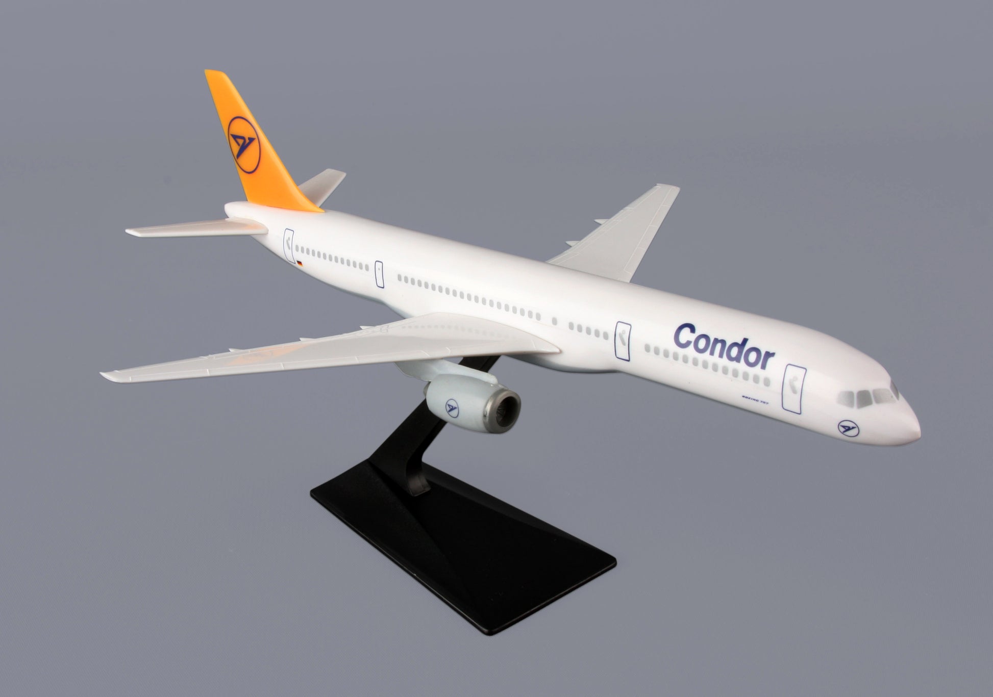 Flight Miniatures LP182 B757-200 Condor 1/200