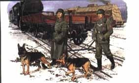 Dragon Models 6098 1/35 German Feldgendarme (2) w/Dogs