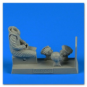 Aerobonus 350003 1/35 WWII German Submarine Kriegsmarine Crew #2 (Sitting, Arms Bent) (D)