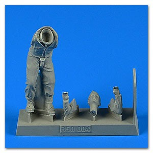 Aerobonus 350004 1/35 WWII German Submarine Kriegsmarine Sailor #2 (Bending)