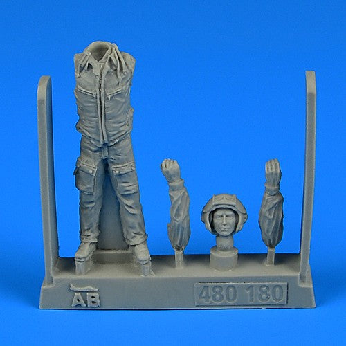 Aerobonus 480180 1/48 Modern Soviet Fighter Pilot w/HUD