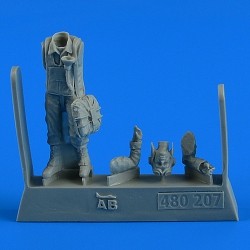 Aerobonus 480207 1/48 USAF WWII Pilot w/Parachute