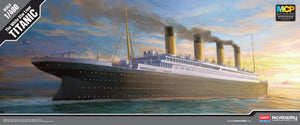 Academy 14215 1/400 RMS Titanic Ocean Liner