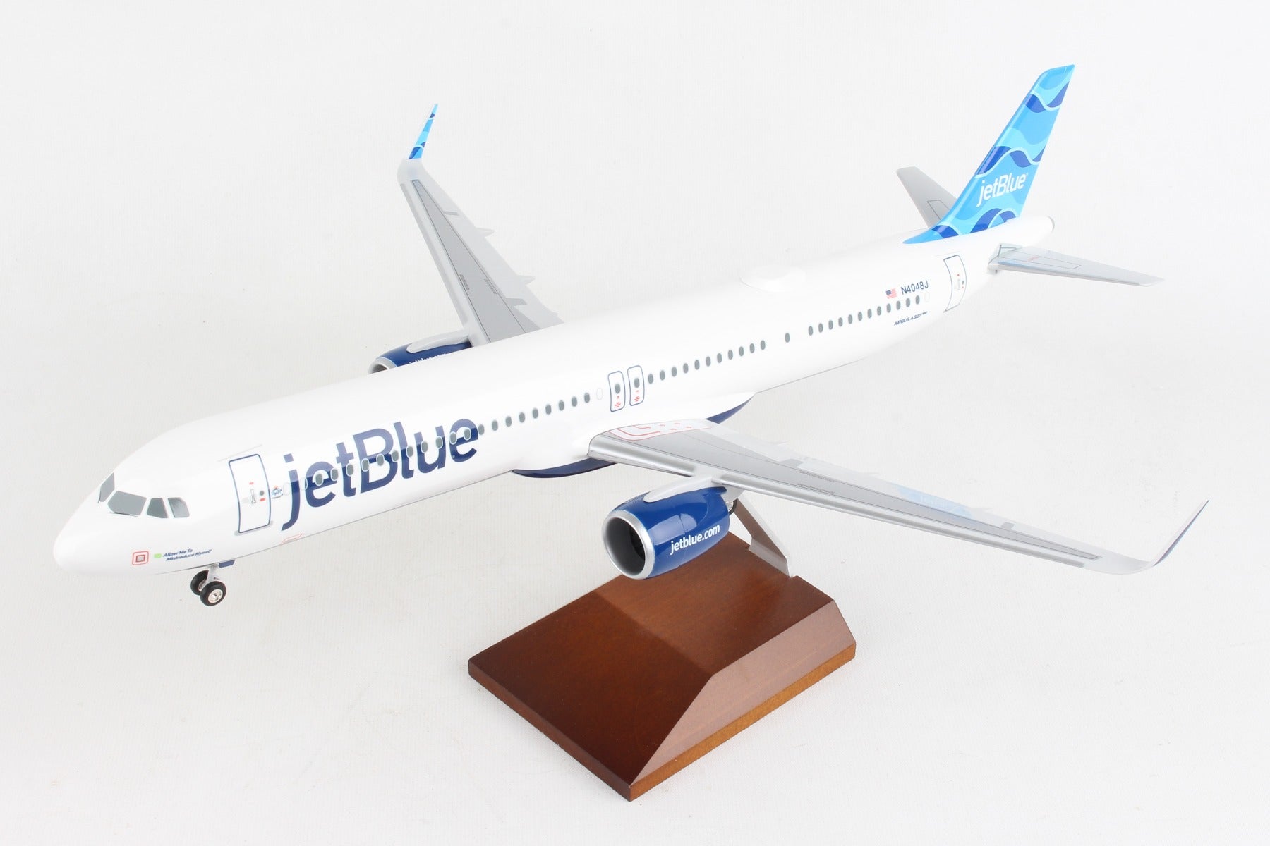 Skymarks Supreme SKR8426 Skymarks Jetblue A321Neolr 1/100 W/Wood Stand & Gear