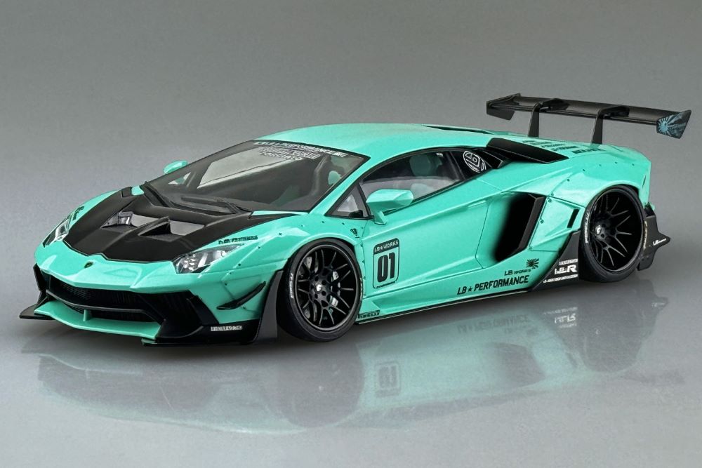 Aoshima 59951 1/24 LB Works: Lamborghini Aventador Limited Edition Version 2 Sports Car