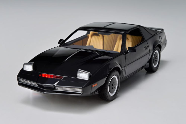 Aoshima 65600 1/24 Knight Rider 2000 KITT Car from TV Show Season 1 w/LED Scanner & Sound Unit
