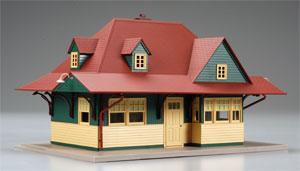 Atlas O 66901 O Scale Passenger Station - Assembled -- Red, Green, Tan