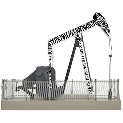Atlas O 66909 O Scale Operating Oil Pump -- Zebra (black, white)