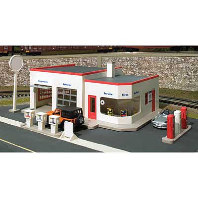Atlas O 66912 O Scale Wilson's Gas & Go Service Station -- Kit - 11-3/4 x 8-1/8 x 4-5/8" 29.8 x 20.6 x 11.8cm