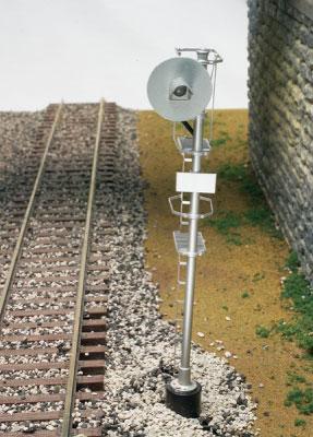 Atlas O 6932 O Scale 21st Century Signal System - Type "SA" Searchlight Signal - 3-Rail -- Single