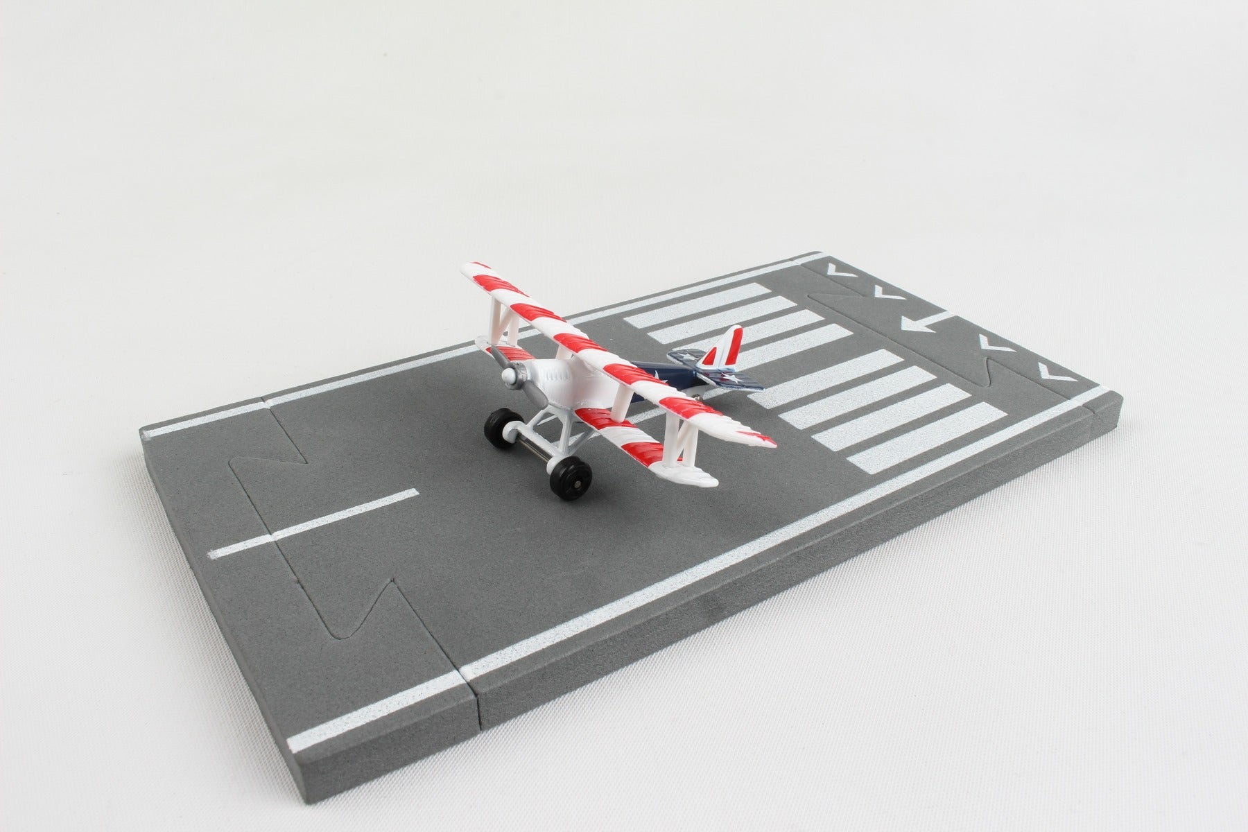 Daron Runway 24 RW080 Runway24 Curtiss Jenny Old Glory