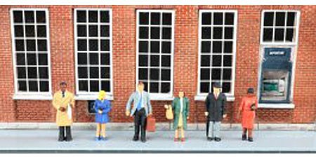 Bachmann 33170 O Scale Standing Office Workers - SceneScapes(TM)