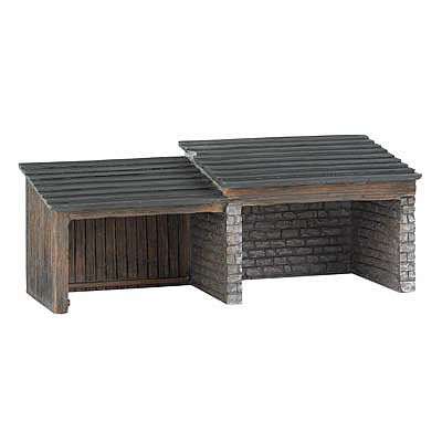 Bachmann 35908 HO Scale Storage Shed - Thomas & Friends(TM) -- Kit - 4-1/2 x 1-3/4 x 1-3/4" 11.4 x 4.5 x 4.5cm