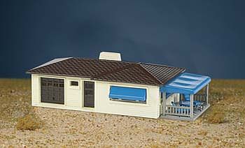 Bachmann 45156 HO Scale Ranch House -- Kit - 5-1/2 x 1-1/2 x 2-1/2" 14 x 3.8 x 6.4cm