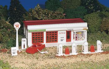 Bachmann 45174 HO Scale Gas Station - Plasticville -- Kit