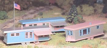 Bachmann 45612 O Scale Plasticville U.S.A.(R) Classic Kits -- Trailer Park (Three Trailers & Flag Pole w/Flag)