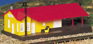 Bachmann 45907 N Freight Station Built-Up