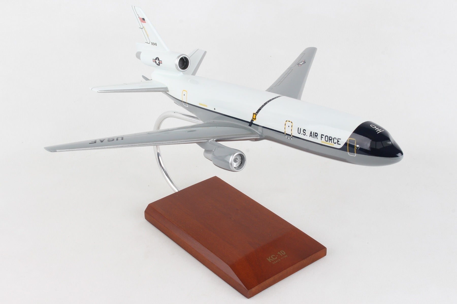 Executive Series B2415R31W Exec Ser Kc-10A Extender White 1/150 (Ckc10T)
