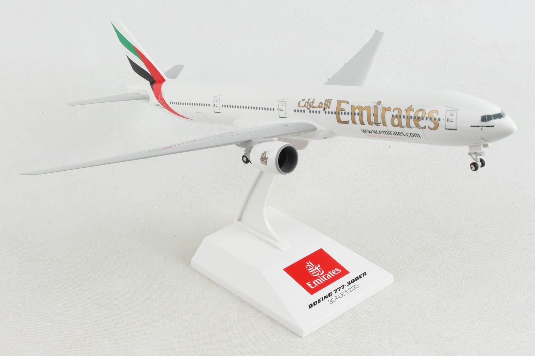 Skymarks SKR727 Skymarks Emirates 777-300Er 1/200 W/Gear