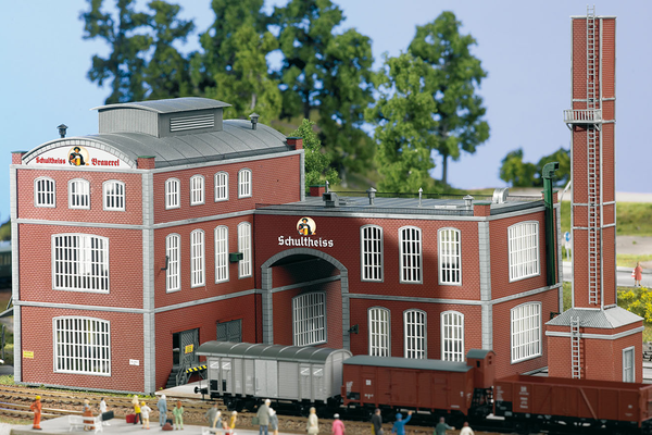 Piko 61149 HO Scale Schultheiss Brewery