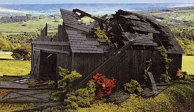 Branchline Trains 449 O Scale Fallen Barn - Laser-Art -- Kit