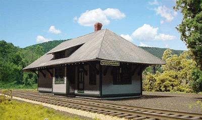 Branchline Trains 670 HO Scale Woodard Station (NYC) -- Kit - 8-1/2 x 3 x 3-1/2" 21.5 x 7.6 x 8.8cm