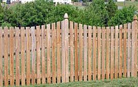 Branchline Trains 752 O Scale Laser-Art Picket Fence - Kit (Laser-Cut Wood) -- Scallop - Scale 78' 23.8m