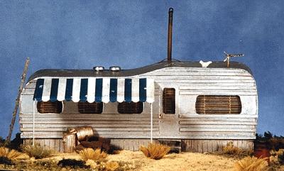 BTS (Better Than Scratch) 27405 HO Scale Goin' Home Series -- Junior's Shiner (Old-Style Trailer Home) - 4-5/8 x 3" 11.7 x 7.6cm