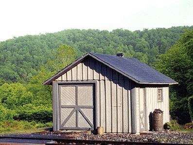 BTS (Better Than Scratch) 27503 HO Scale Handcar Shed -- 2-3/8 x 2-11/16"