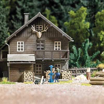 Busch 7808 HO Scale Log Splitter with Figure and Accessories