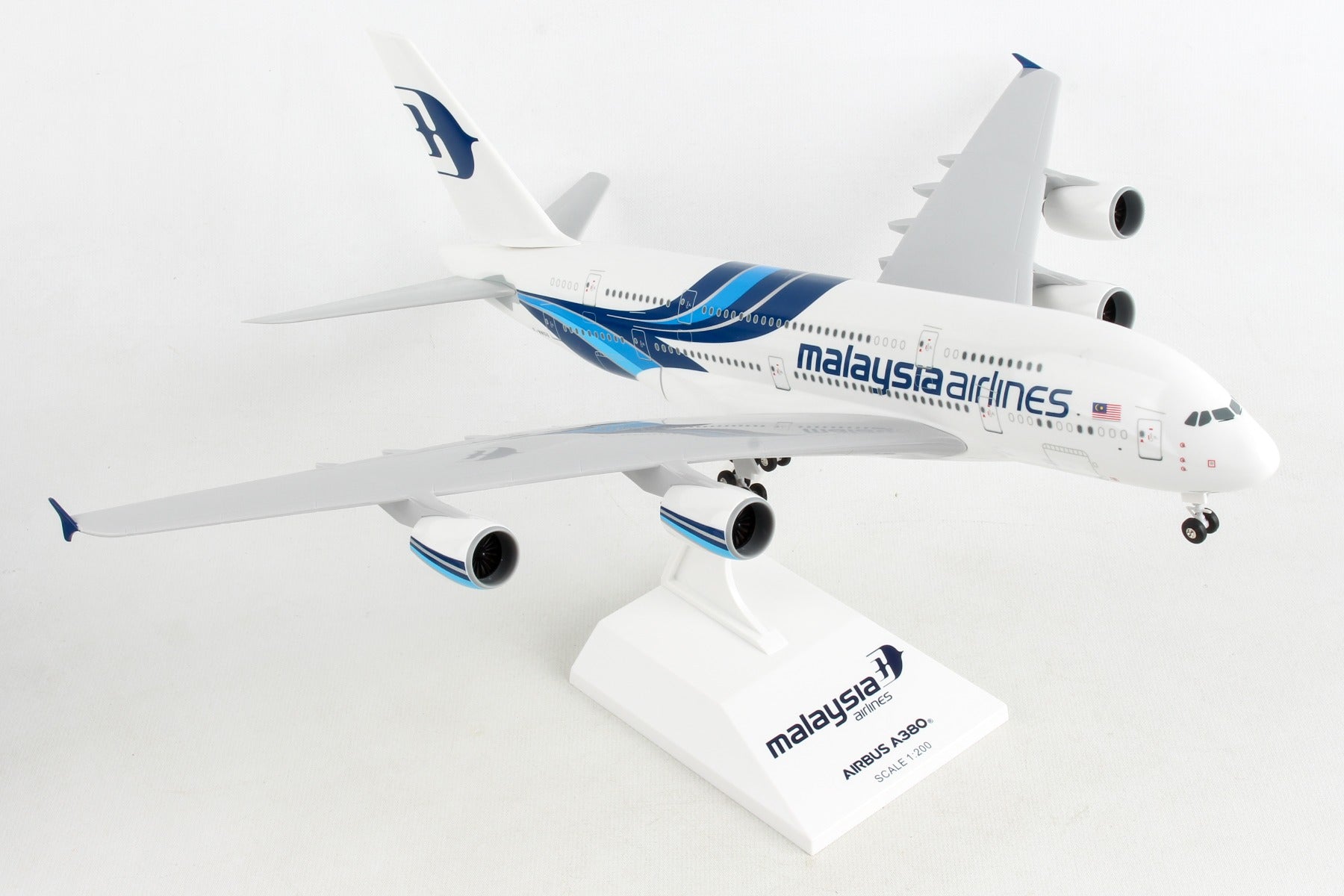 Skymarks SKR693 Skymarks Malaysia A380-800 1/200 W/Gear New Livery F-Wwsu
