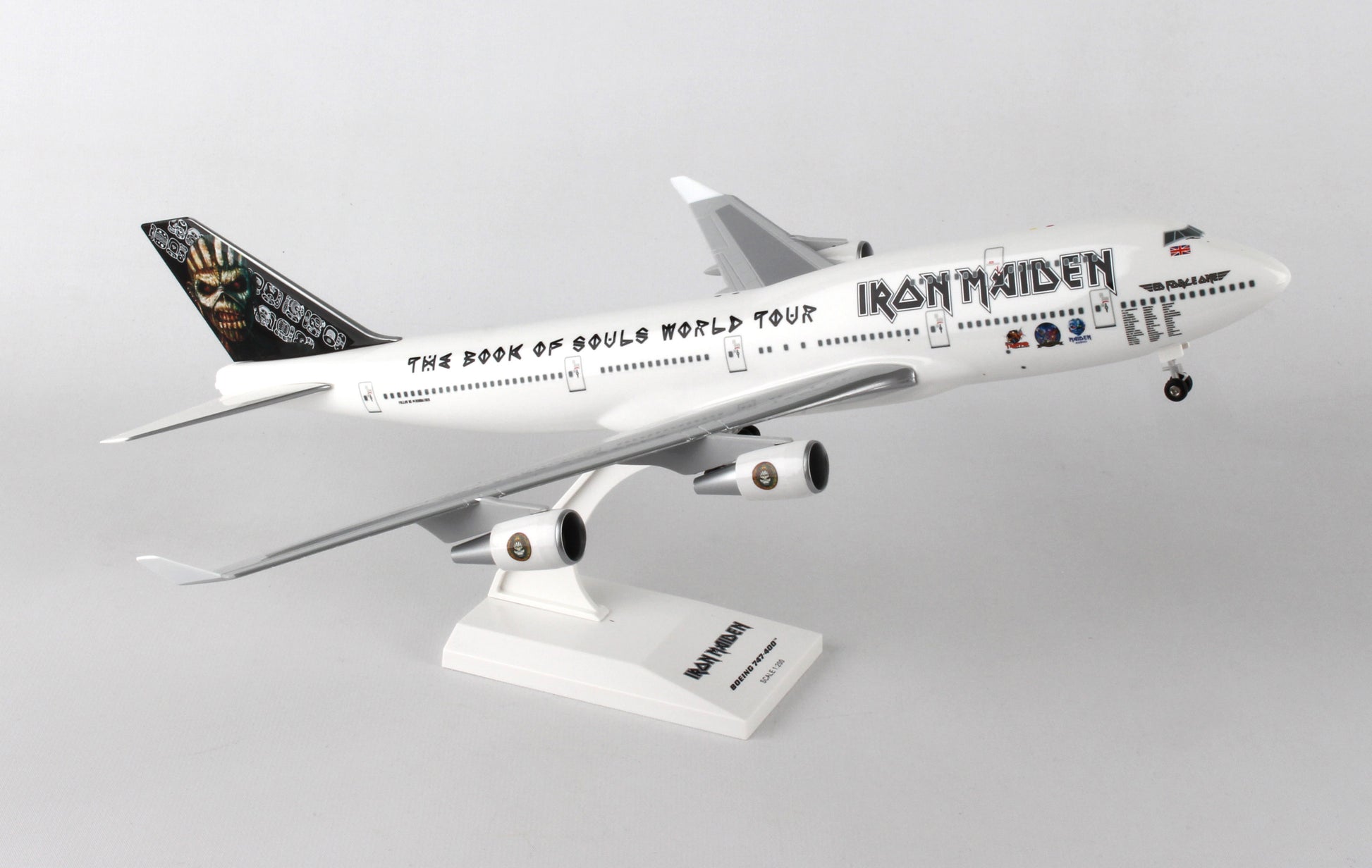 Skymarks SKR899 Iron Maiden 747-400 1/200 W/Gear Ed Force One