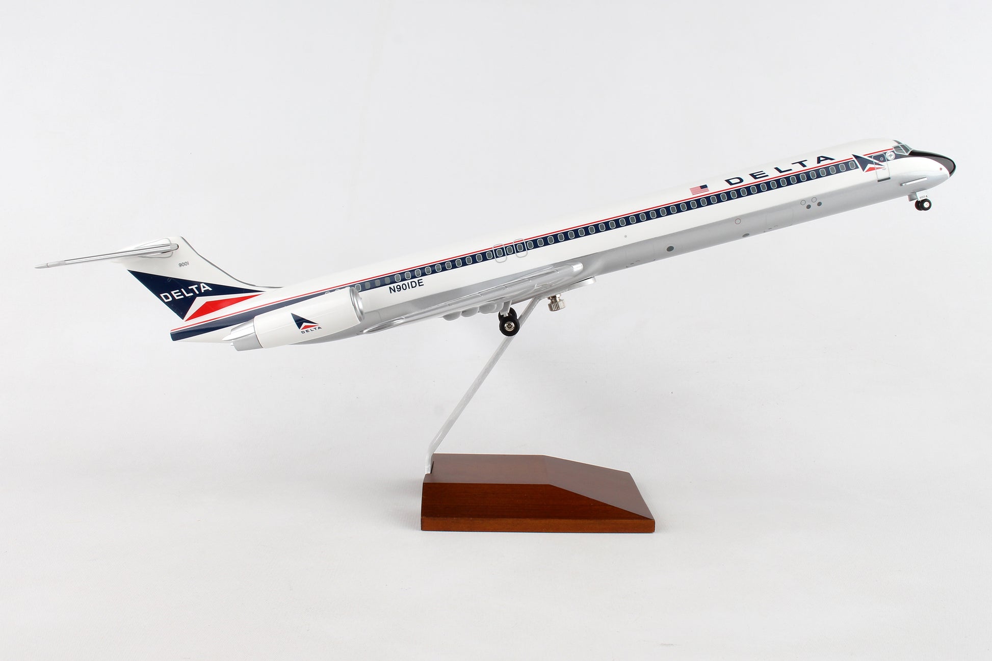 Skymarks Supreme SKR8602 Skymarks Delta Md-80 1/100 Widget Livery W/Wood Stand & Gear