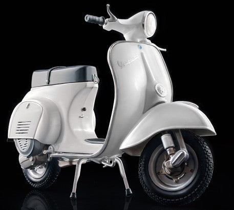 Italeri 4633 1/9 Vespa 125 Primavera Scooter