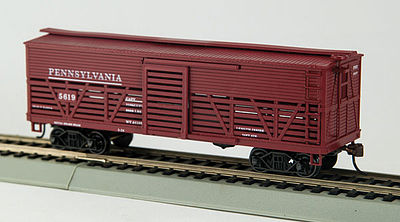 Con-Cor 1052032 HO Scale Wood Stock Car (Old-Time Cattle) - Ready to Run -- Pennsylvania Railroad #1 (Boxcar Red)