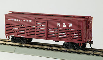 Con-Cor 1052037 HO Scale Wood Stock Car (Old-Time Cattle) - Ready to Run -- Norfolk & Western #1 (Boxcar Red)