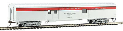 Con-Cor 11038 HO Scale 72' Smooth-Side Baggage - Ready to Run -- Southern Pacific "San Joaquin" (red, silver)