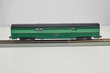 Con-Cor 74113 HO Scale 70' Streamlined Baggage - Ready to Run -- Southern Crescent (green)