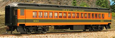 Con-Cor 94210 HO Scale Heavyweight 65' Branchline Coach w/Lights - Ready to Run -- Great Northern (orange, pullman Green)