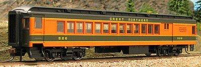 Con-Cor 94360 HO Scale Heavyweight 65' Branchline Combine w/Lights - Ready to Run -- Great Northern (orange, pullman Green)