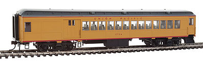 Con-Cor 95157 HO Scale Heavyweight 65' Branchline Combine w/Lights - Ready to Run -- Union Pacific #2724 (Armour Yellow, gray, red)
