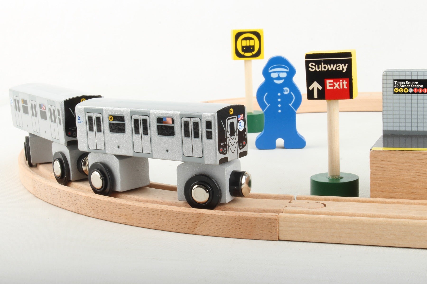 Daron MTA NYC TY060 Mta Wooden Train Set
