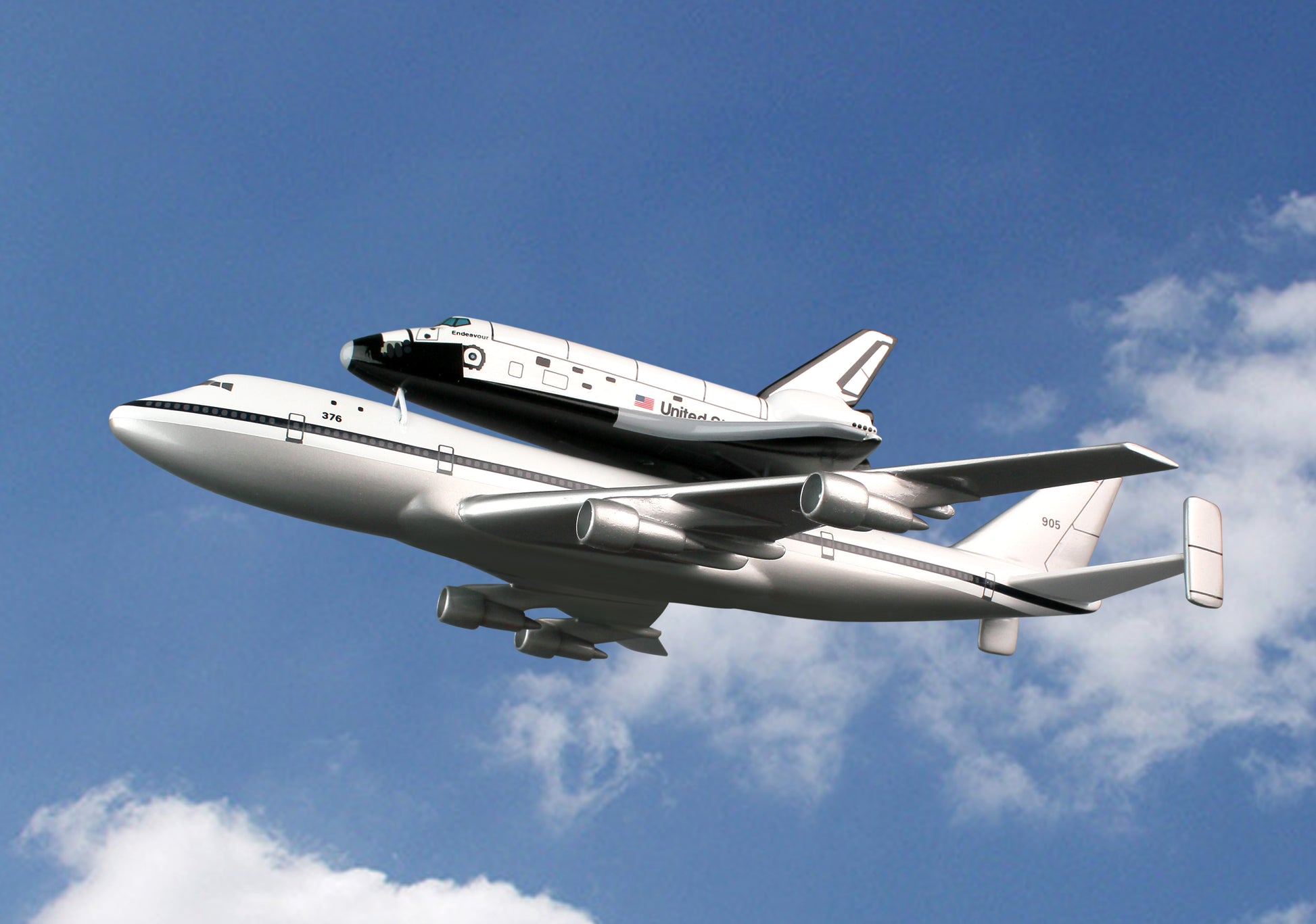Executive Series E80200 Exec Ser B-747 With Shuttle 1/200 Endeavor