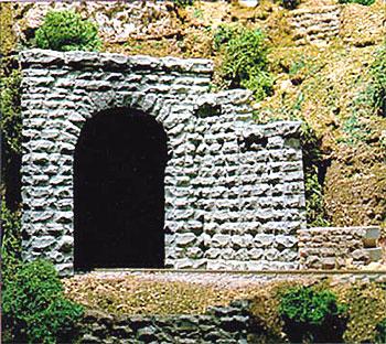 Chooch Enterprises 9940 O Scale Single-Track Cut Stone Tunnel Portal -- 7-1/2 x 7-3/4" 19.1 x 19.7cm