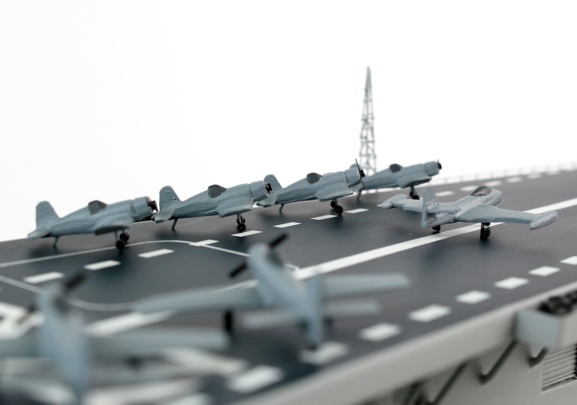 Executive Series SCMCS019 Exec Ser Uss Intrepid Aircraft Carrier 1/350 (Mbacint)