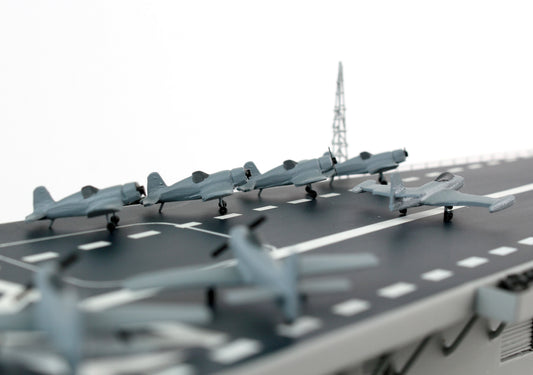 Executive Series SCMCS019 Exec Ser Uss Intrepid Aircraft Carrier 1/350 (Mbacint)