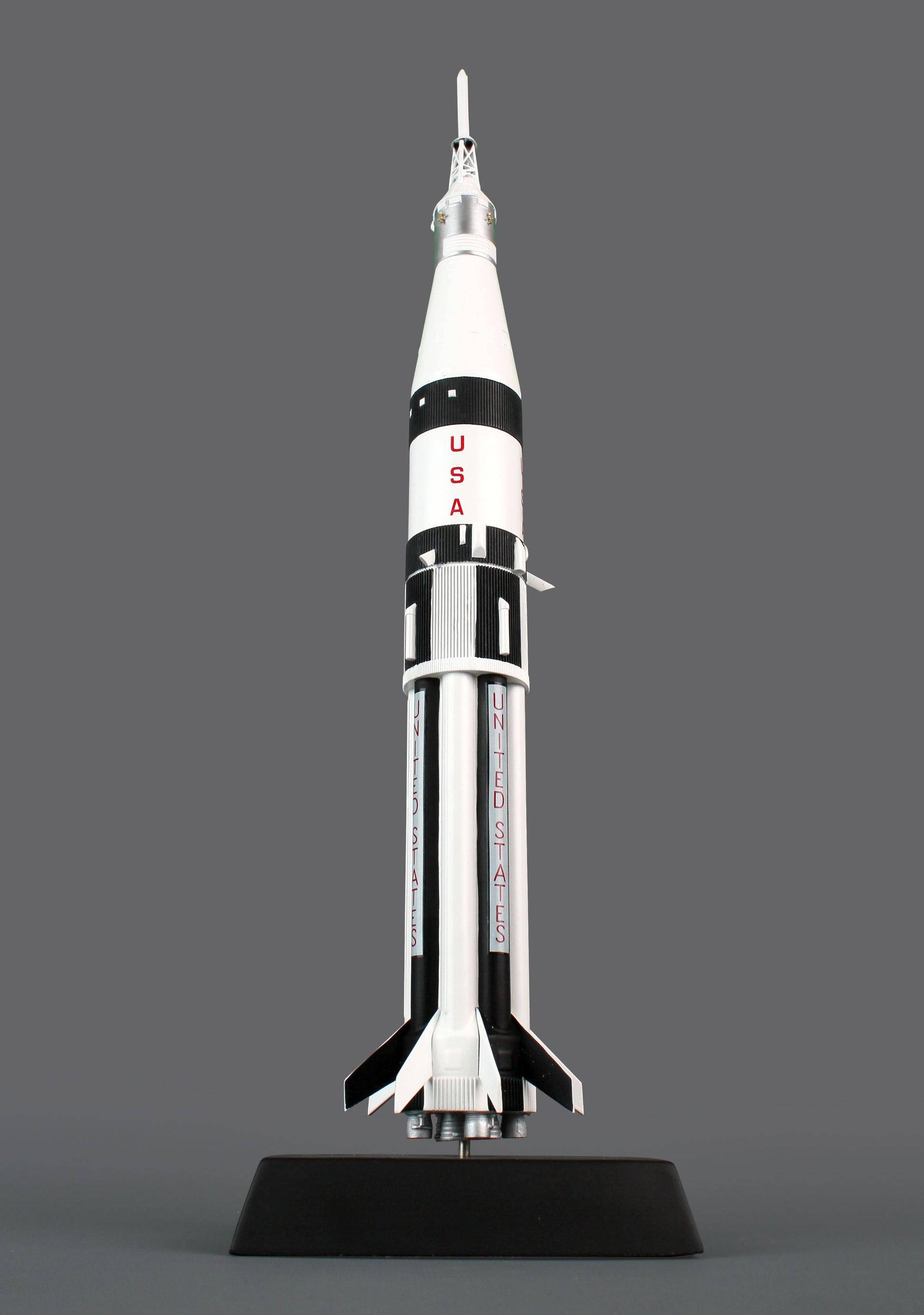 Executive Series E80744 Exec Ser Saturn 1B Rocket 1/144 (Ls1B)