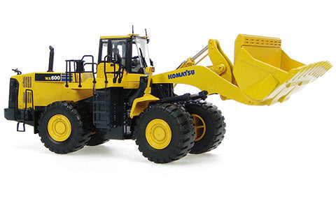 Universal Hobbies 8008 1/50 Scale Komatsu Wa600 Front Loader